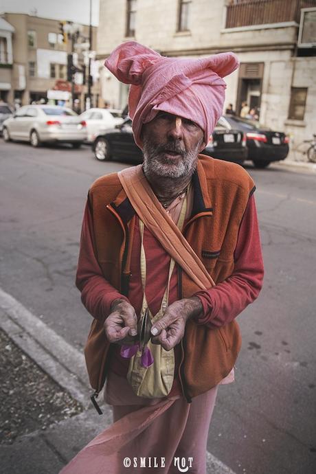 Mateluna : Hare Krishna, bijoux et paroles salées