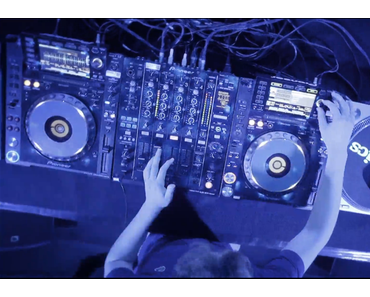 L’expérience inédite et interactive du clip BackinBizness