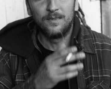 Bernard Adamus, musicien américain