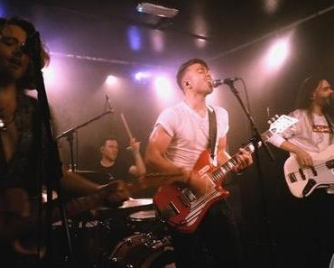 HUNTER & THE BEAR FAIT BATTRE LE BLACK HEART