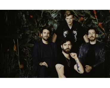 Foals nous fait planer avec le clip de “Sunday”
